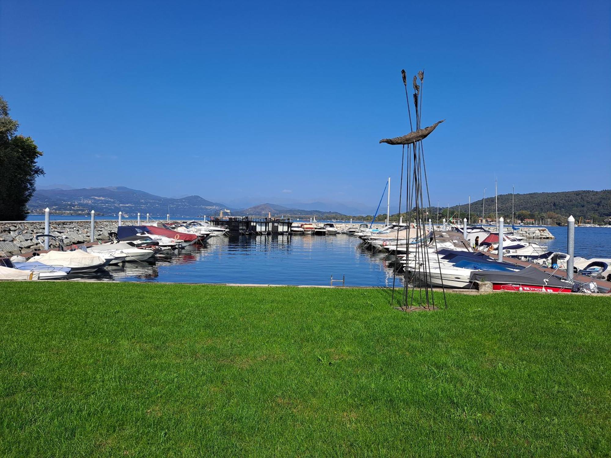 Floating Experience Black Pearl, Lago Maggiore Dormelletto Esterno foto