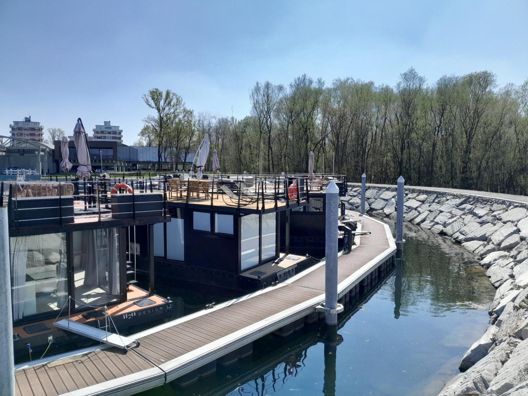 Floating Experience Black Pearl, Lago Maggiore Dormelletto Esterno foto