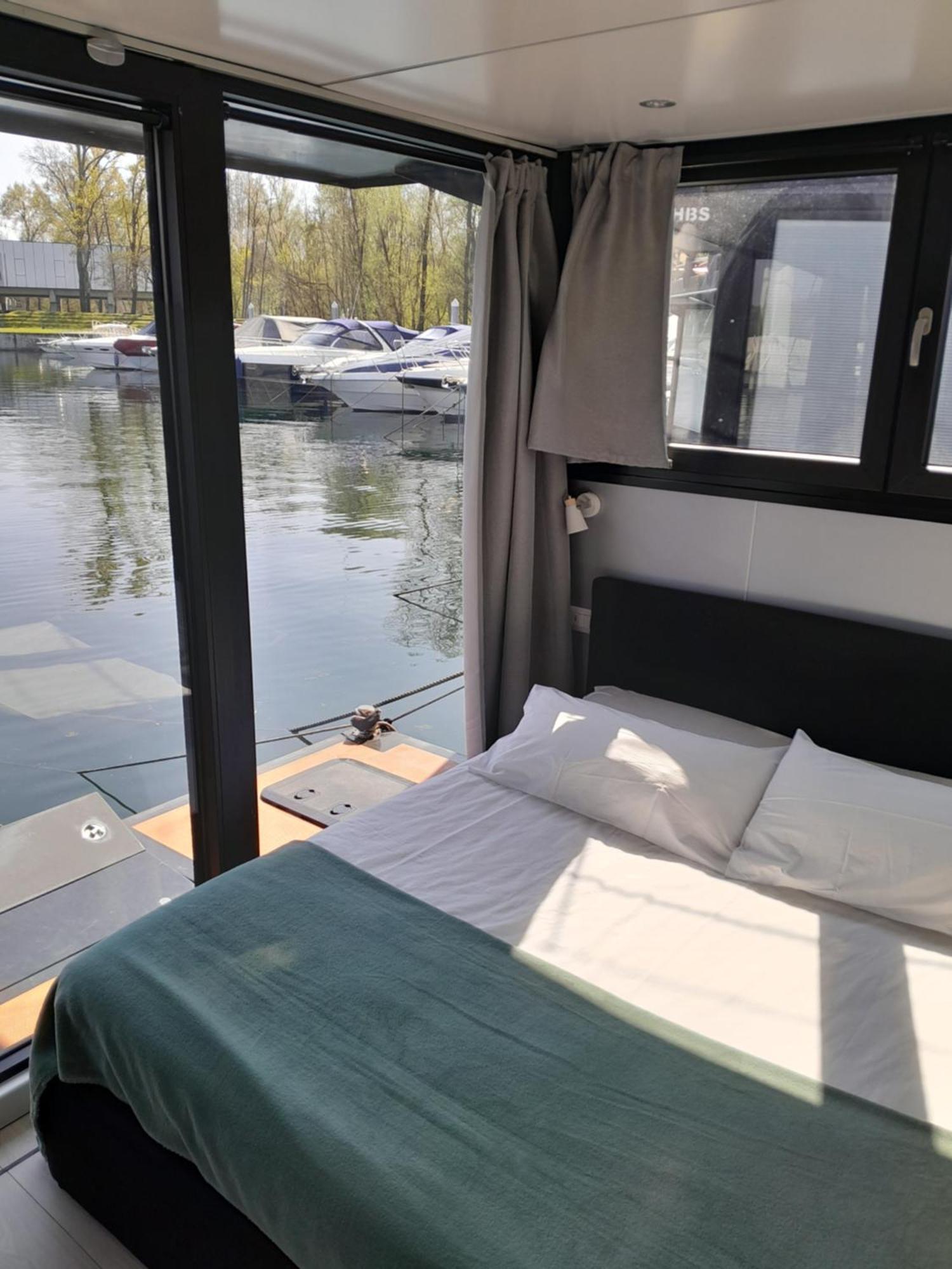 Floating Experience Black Pearl, Lago Maggiore Dormelletto Esterno foto