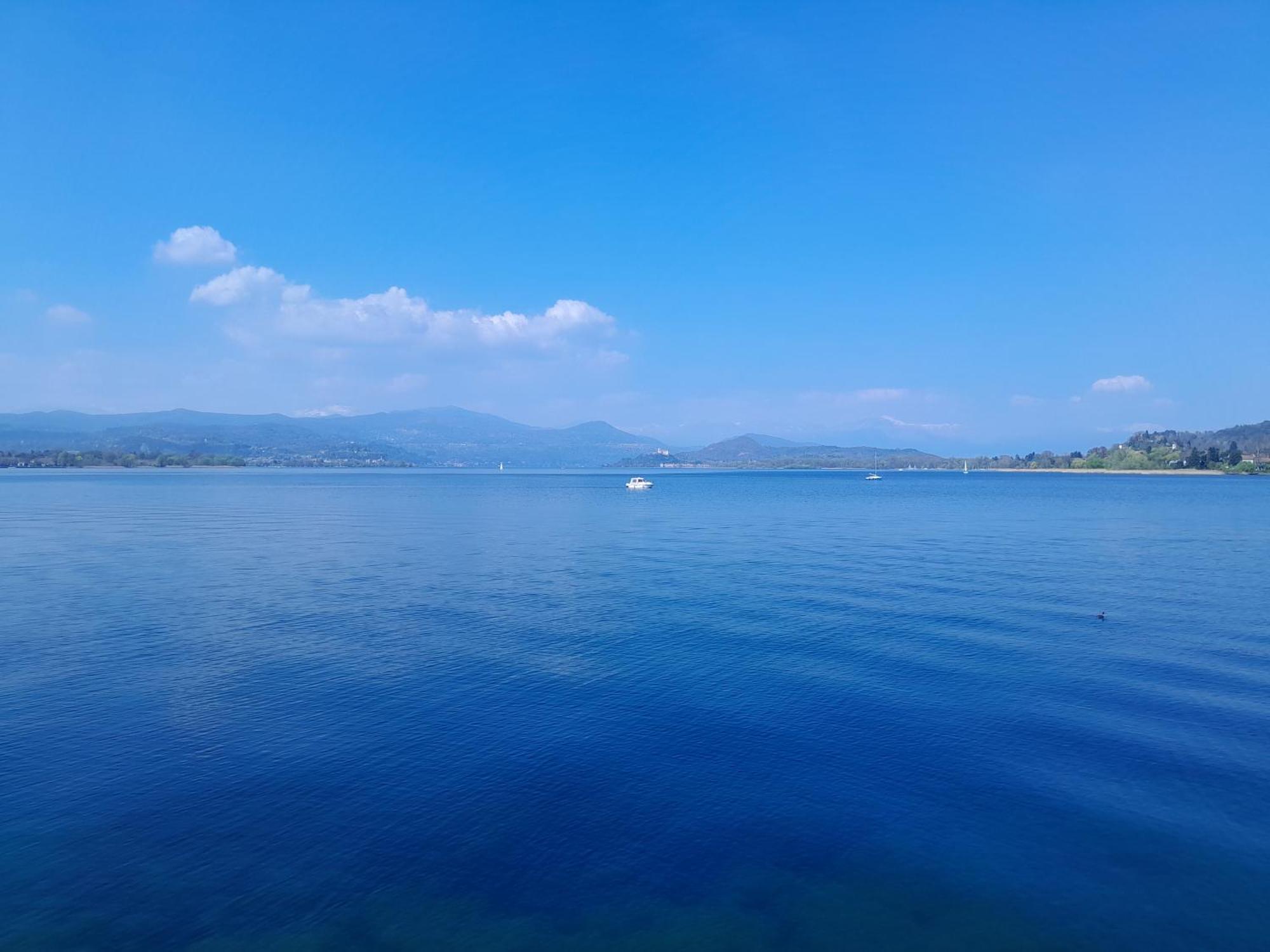 Floating Experience Black Pearl, Lago Maggiore Dormelletto Esterno foto