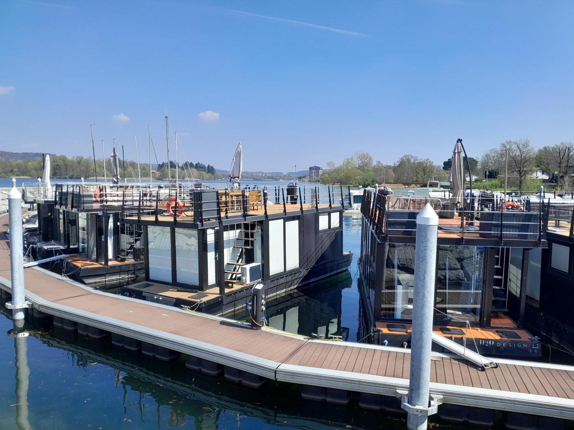 Floating Experience Black Pearl, Lago Maggiore Dormelletto Esterno foto