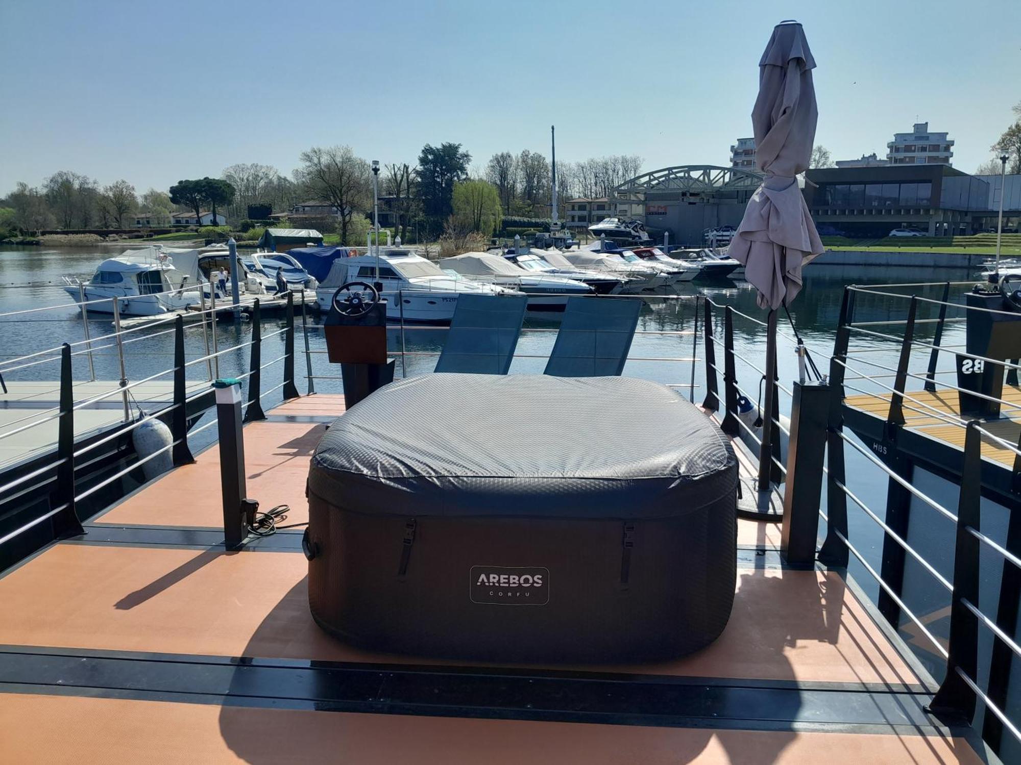 Floating Experience Black Pearl, Lago Maggiore Dormelletto Esterno foto