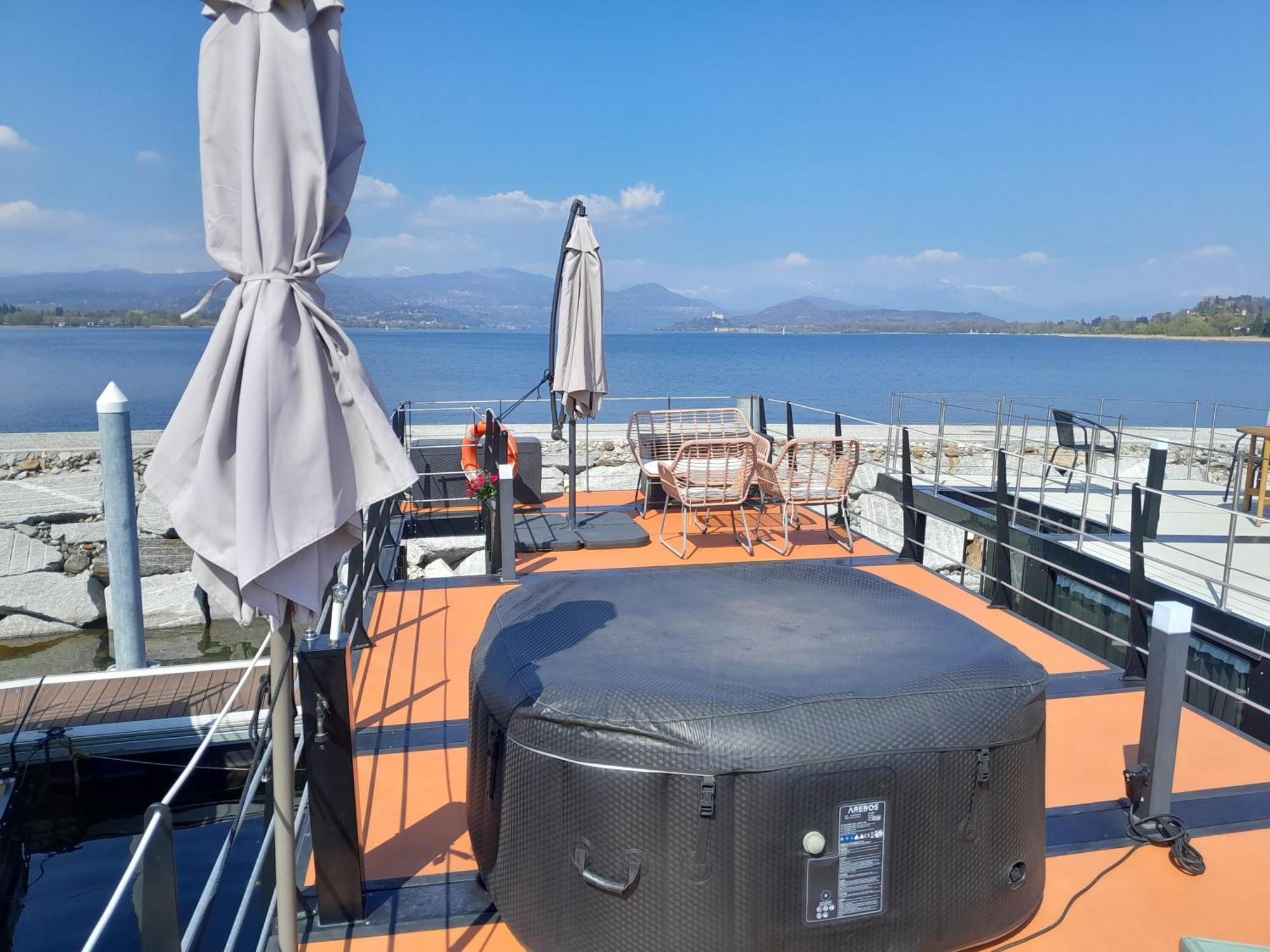 Floating Experience Black Pearl, Lago Maggiore Dormelletto Esterno foto