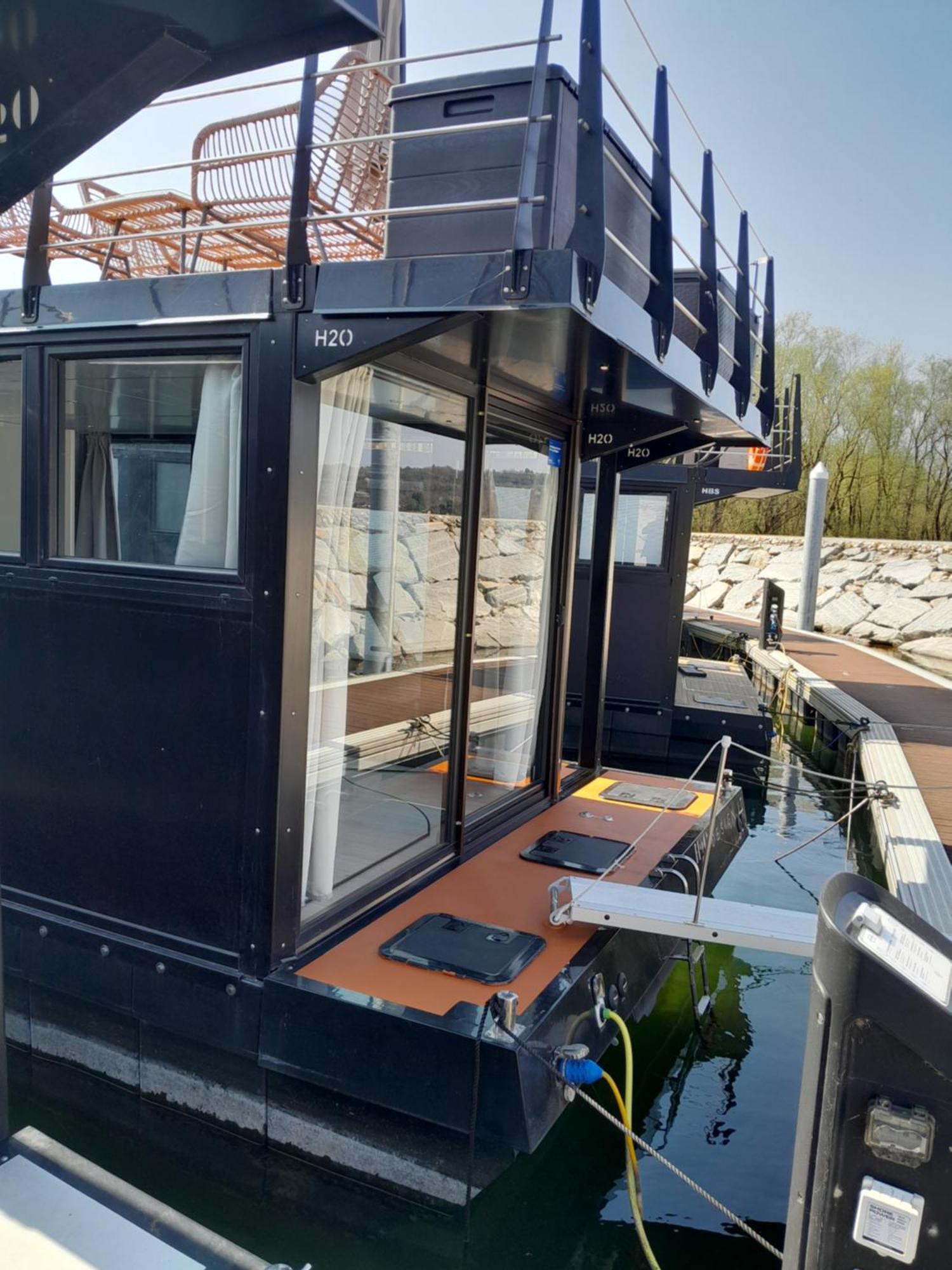 Floating Experience Black Pearl, Lago Maggiore Dormelletto Esterno foto